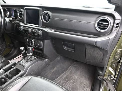 Used 2022 Jeep Wrangler Unlimited Sahara AWD/4WD image 36