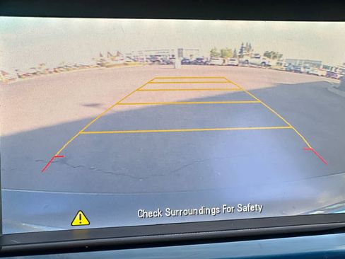 Used 2015 Chevrolet Cruze LT w/ Technology Package image 19