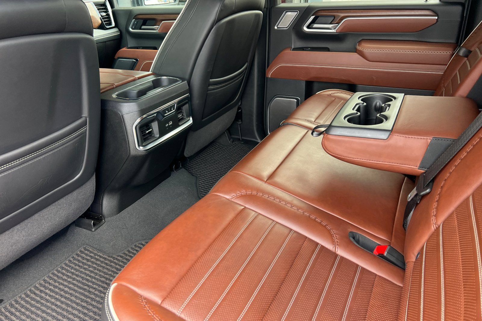 Used 2025 GMC Sierra 2500 Denali Ultimate AWD/4WD image 9