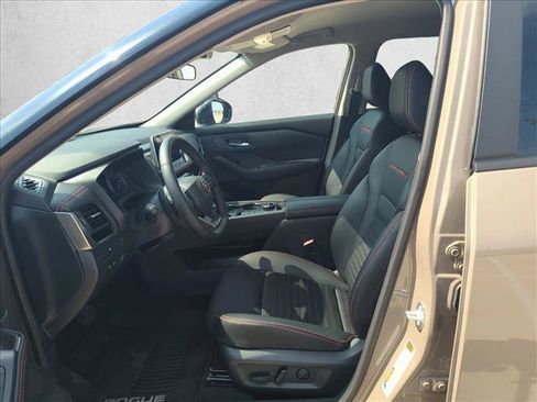 Used 2026 Nissan Rogue SV image 15