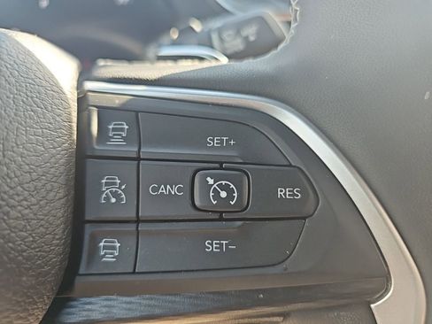 Certified 2024 Jeep Grand Cherokee Altitude AWD/4WD image 30