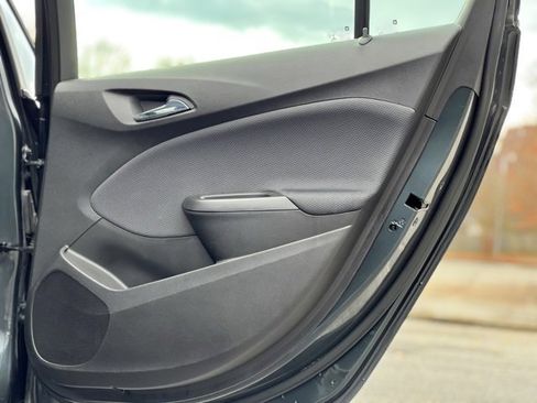 Used 2018 Chevrolet Cruze LT w/ Convenience Package image 19