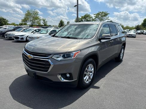 Used 2019 Chevrolet Traverse LT FWD image 2