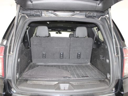 Used 2022 Chevrolet Suburban Premier RWD image 14