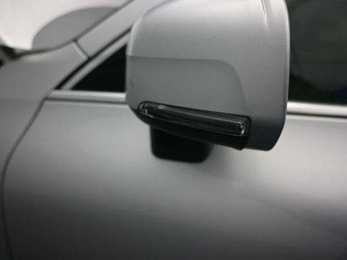 Used 2019 Volvo XC60 T5 Momentum w/ Multimedia Package AWD/4WD image 40