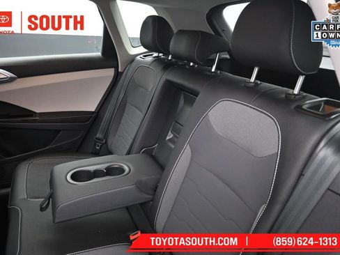 Used 2025 Volkswagen Taos SE FWD image 24