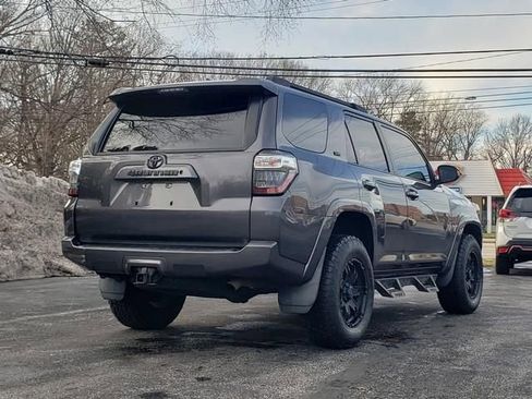 Used 2018 Toyota 4Runner SR5 image 3