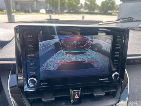 Used 2022 Toyota Corolla LE FWD image 21