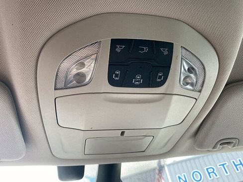 Used 2022 Chrysler Pacifica Touring-L FWD image 65