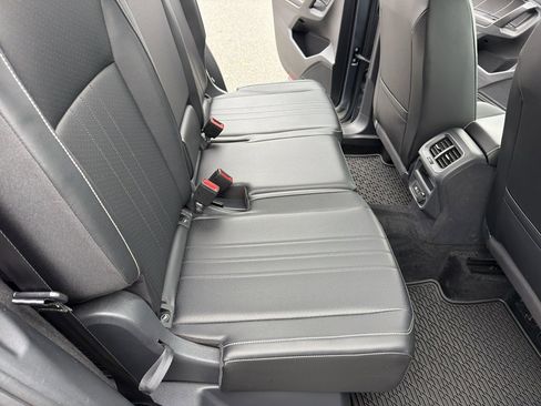 Used 2022 Volkswagen Tiguan SE image 30