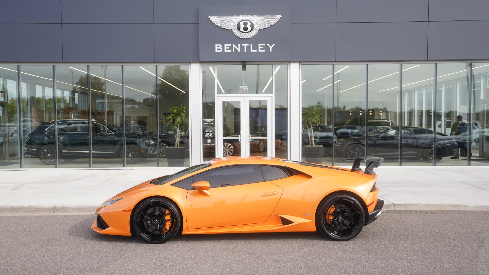 Used 2015 Lamborghini Huracan LP 610-4 AWD/4WD image 5