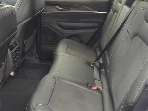 New 2026 Jeep Grand Cherokee Altitude image 19