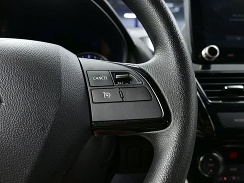 Used 2024 Mitsubishi Eclipse Cross LE image 5