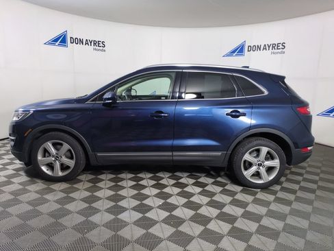 Used 2017 Lincoln MKC Premiere FWD image 2