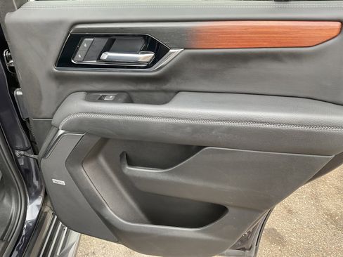 Used 2025 GMC Yukon Denali image 18