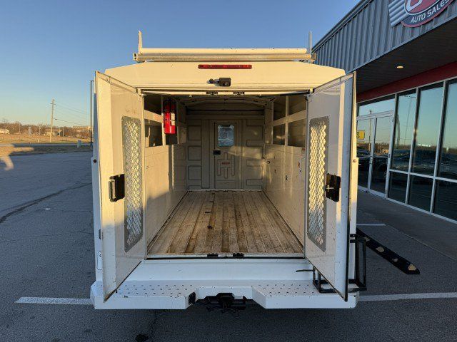Used 2018 Ford Transit 350 138 w/ Exterior Upgrade Package RWD image 6
