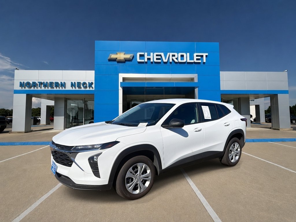 Certified 2026 Chevrolet Trax LS FWD image 1