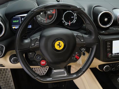 Used 2015 Ferrari California T RWD image 15
