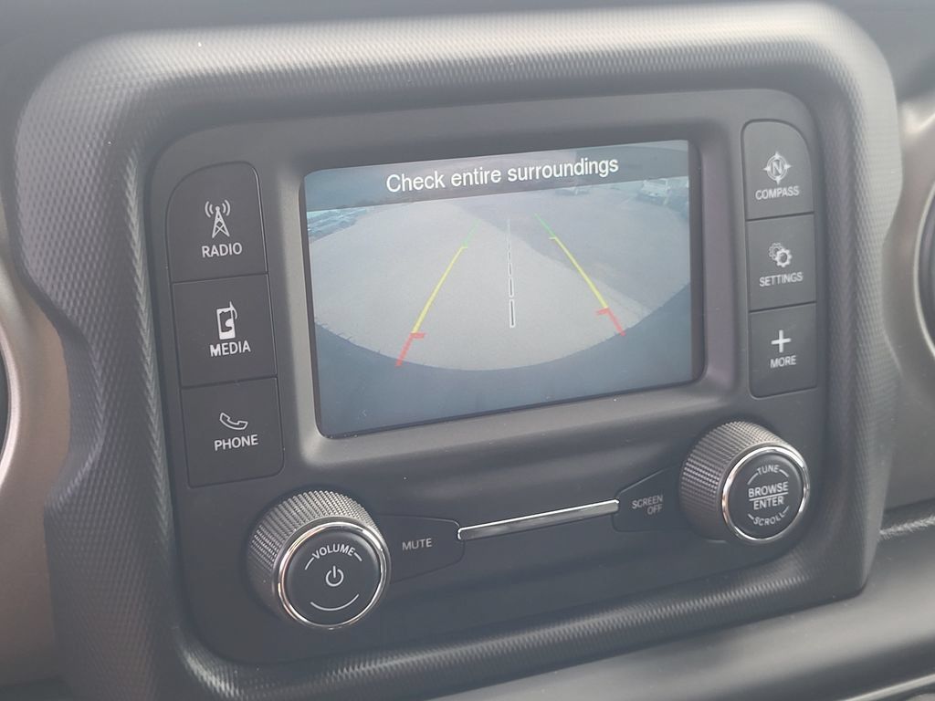 Used 2018 Jeep Wrangler Unlimited Sport AWD/4WD image 17