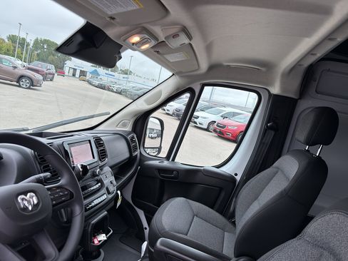 New 2026 RAM ProMaster 2500 w/ Convenience Group image 24