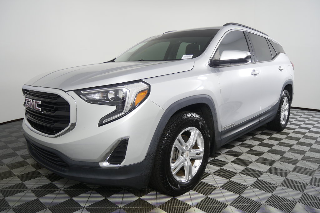 Used 2018 GMC Terrain SLE w/ Driver Convenience Package FWD image 8