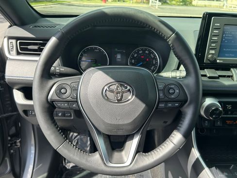 Used 2022 Toyota RAV4 SE w/ Convenience Package AWD/4WD image 13