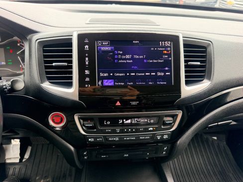 Used 2017 Honda Pilot Elite image 41