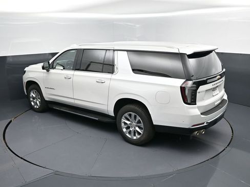 New 2025 Chevrolet Suburban Premier image 33
