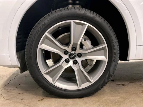 Used 2025 Audi Q5 2.0T Premium w/ Convenience Plus Package image 12