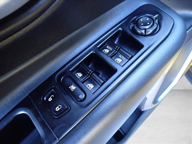 Used 2023 Jeep Renegade Latitude AWD/4WD image 12