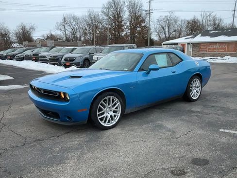 Used 2016 Dodge Challenger R/T image 4