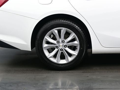 Used 2019 Chevrolet Malibu LT image 9