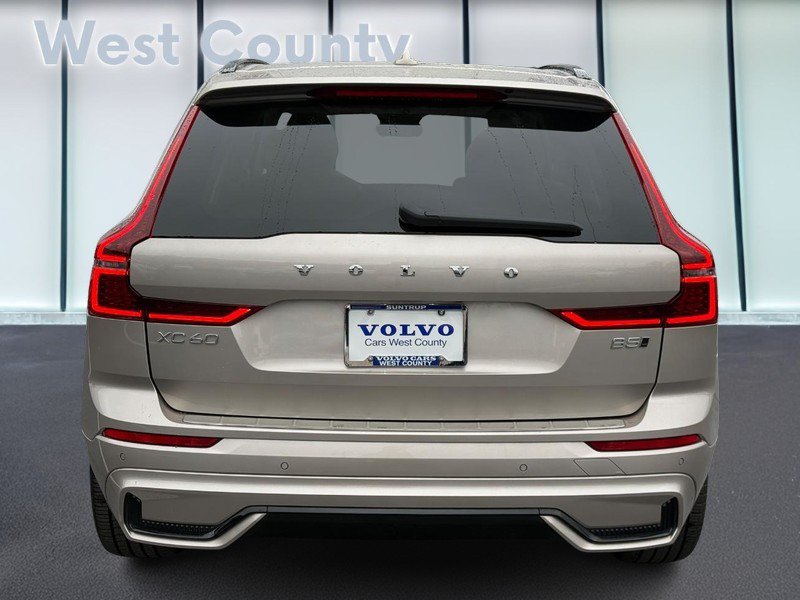 Used 2026 Volvo XC60 B5 Ultra AWD/4WD image 6