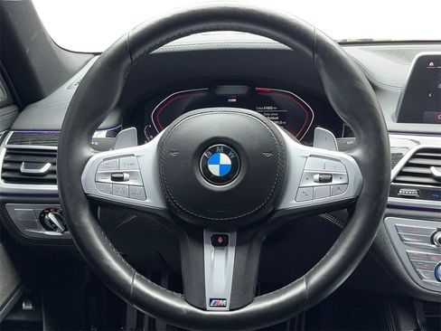 Used 2021 BMW 740i 740i M SPORT,NAV,CAM,PANO,CLMT w/ M Sport Package image 18