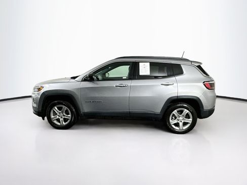 Used 2024 Jeep Compass Latitude AWD/4WD image 4