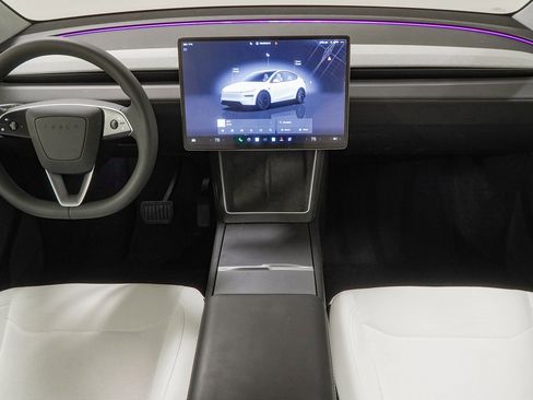 Used 2026 Tesla Model Y AWD image 29