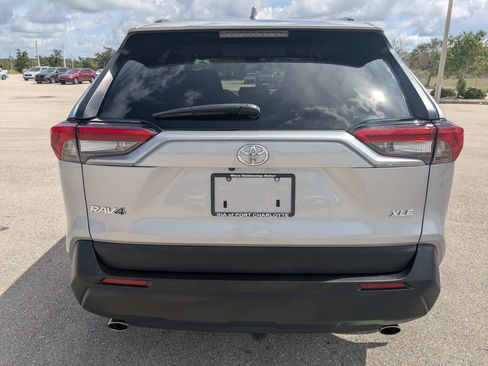 Used 2025 Toyota RAV4 XLE w/ Convenience Package FWD image 6