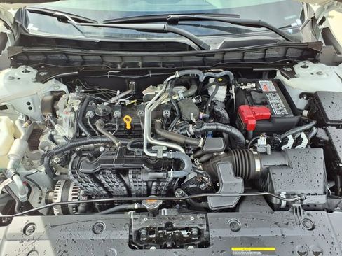 Used 2025 Nissan Altima 2.5 SV FWD image 34