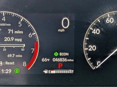 Used 2023 Honda Pilot TrailSport image 11