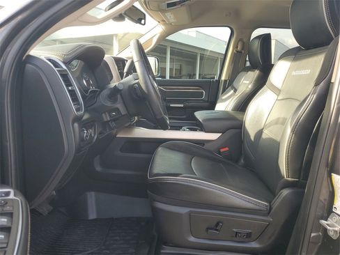 Used 2019 RAM 3500 Laramie image 10