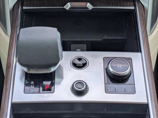 Used 2023 Land Rover Range Rover SE AWD/4WD image 12