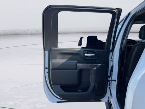 Used 2022 Chevrolet Silverado 2500 LTZ AWD/4WD image 12