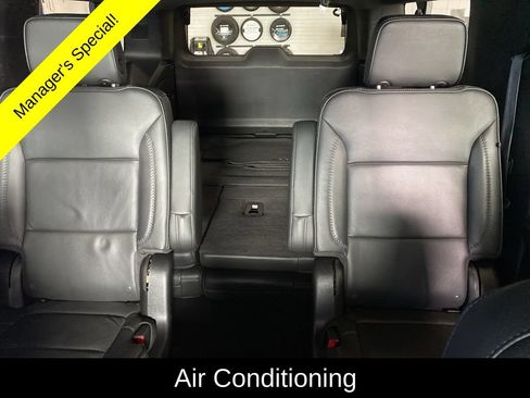 Used 2024 GMC Yukon XL Denali AWD/4WD image 12