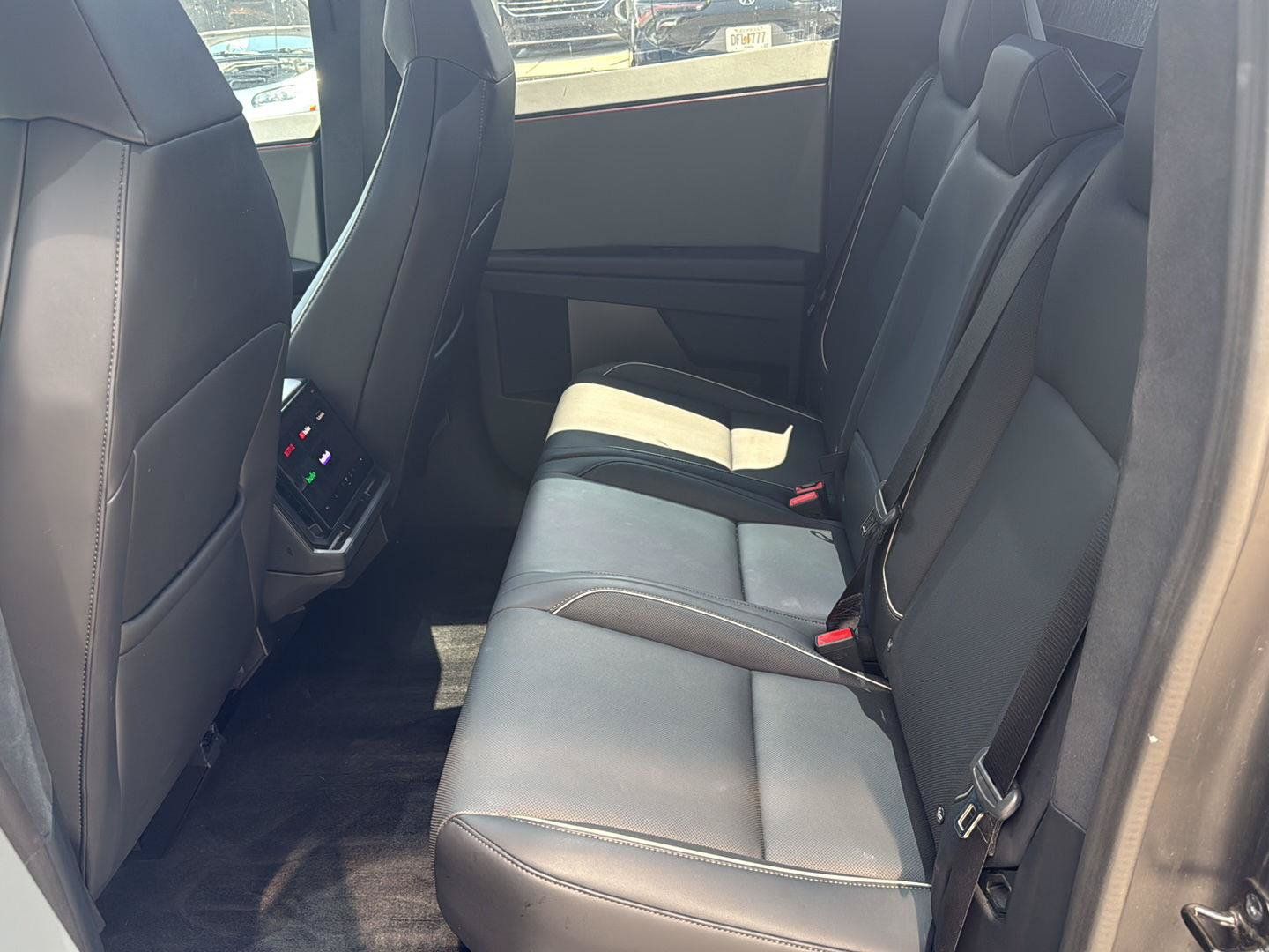 Used 2024 Tesla Cybertruck AWD Crew Cab image 17