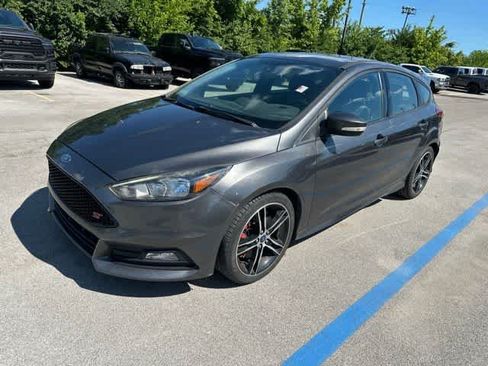 Used 2016 Ford Focus ST FWD image 2