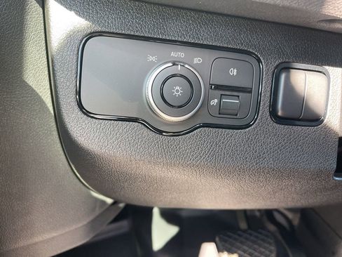 Used 2025 Mercedes-Benz Sprinter 2500 image 19