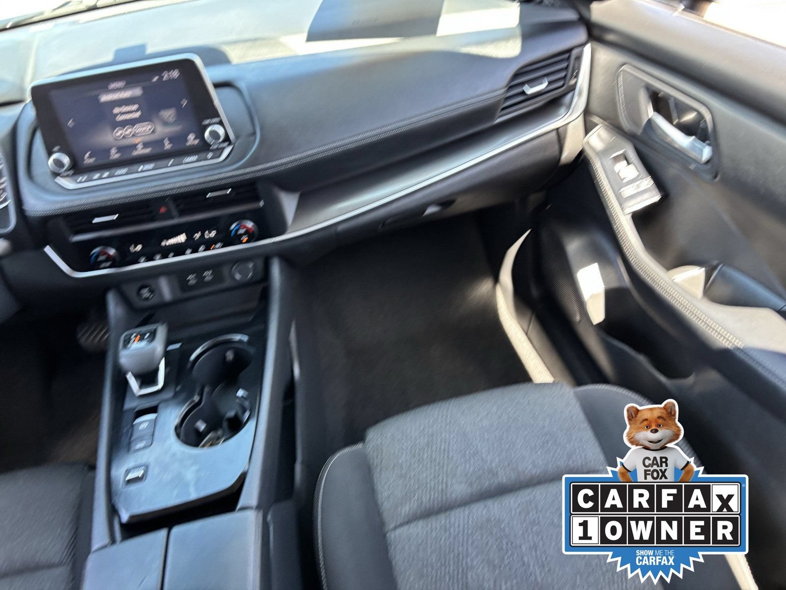 Certified 2025 Nissan Rogue SV FWD image 17