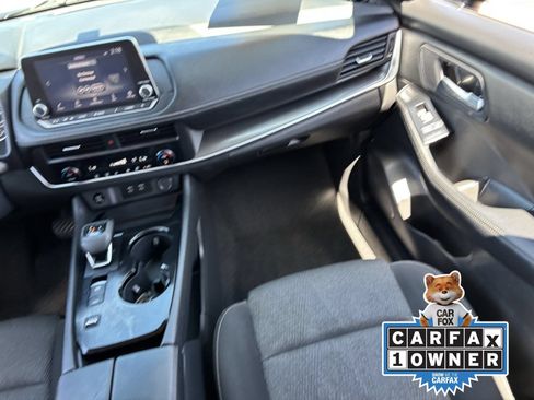 Used 2025 Nissan Rogue SV FWD image 17