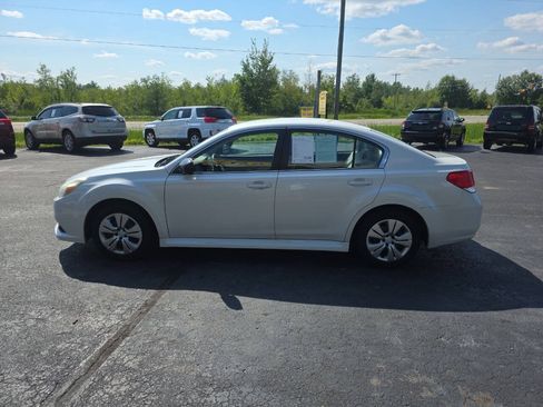 Used 2014 Subaru Legacy 2.5i AWD/4WD image 9