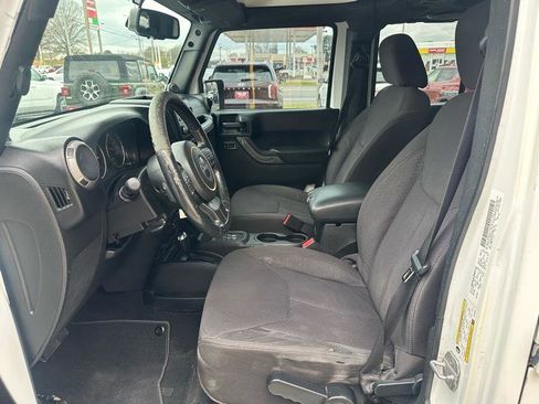 Used 2013 Jeep Wrangler Unlimited Sport image 9